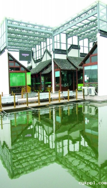 “水上集市”新民居