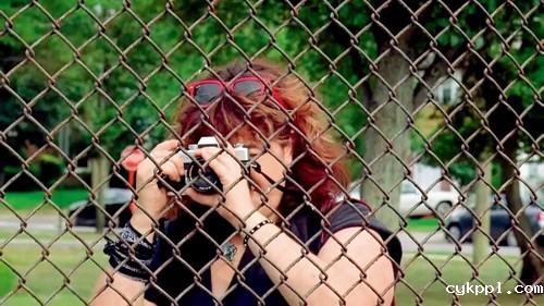 看热播电影中的男女主角都用什么相机