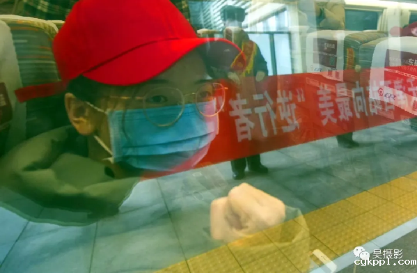 新闻战“疫” 镜头狙击