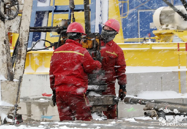 新闻战“疫” 镜头狙击