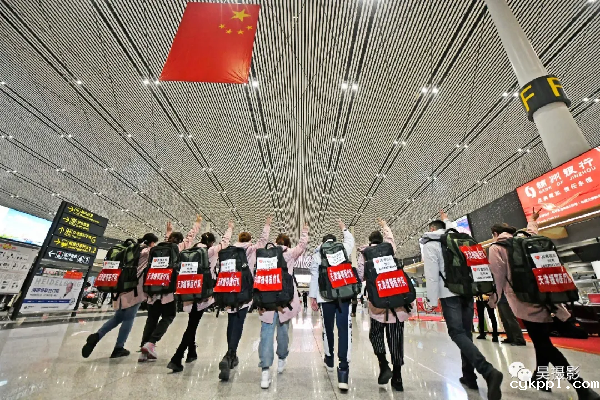 新闻战“疫” 镜头狙击