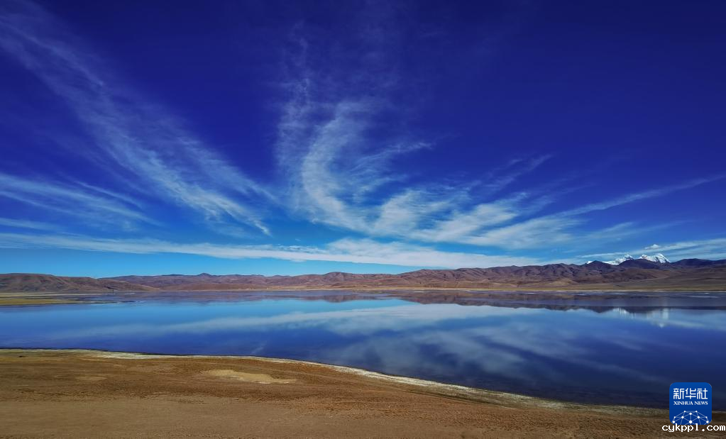 手机摄影：光影中的哲古湖