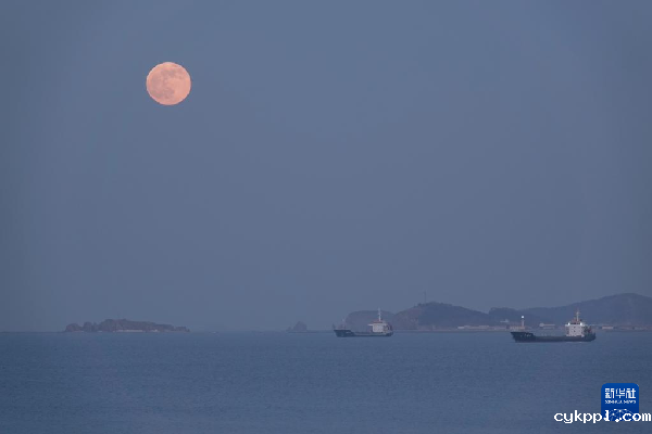 镜头聚焦：2021年最后一轮满月现身夜