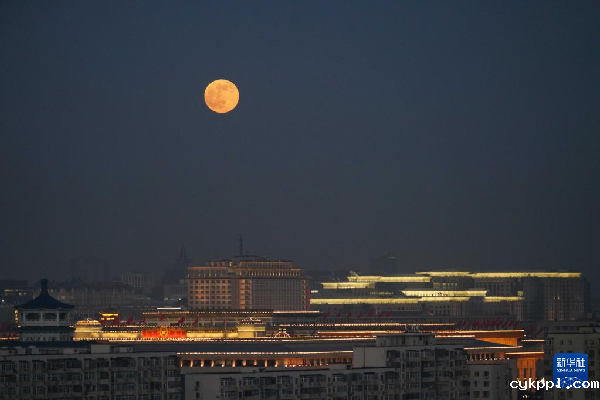 镜头聚焦：2021年最后一轮满月现身夜