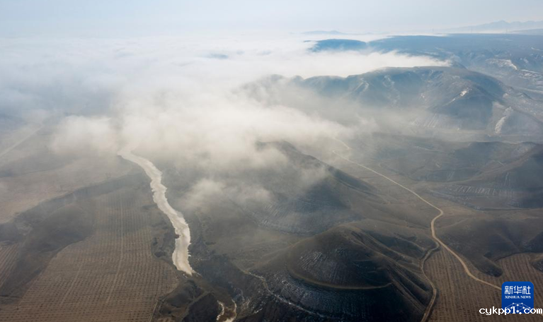 云海翻腾美如“仙境” 云海翻腾美如“仙境”