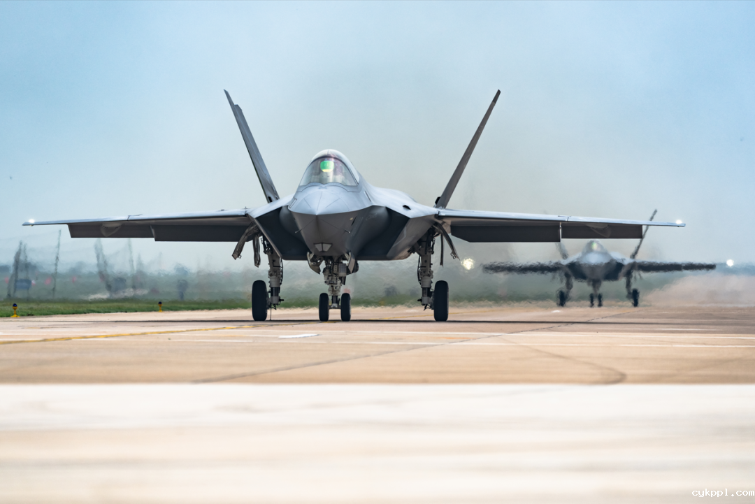 十年四赴阅兵场，今朝现场记辉煌！